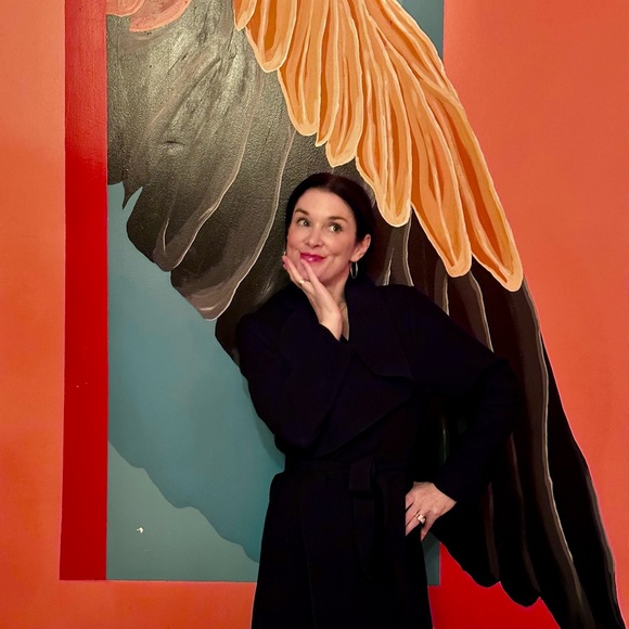 Meet your Posher, Megan - Picture 3 of 3